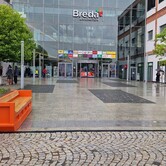 Kontejnerové lavičky s květinami