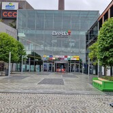 Kontejnerové lavičky s květinami